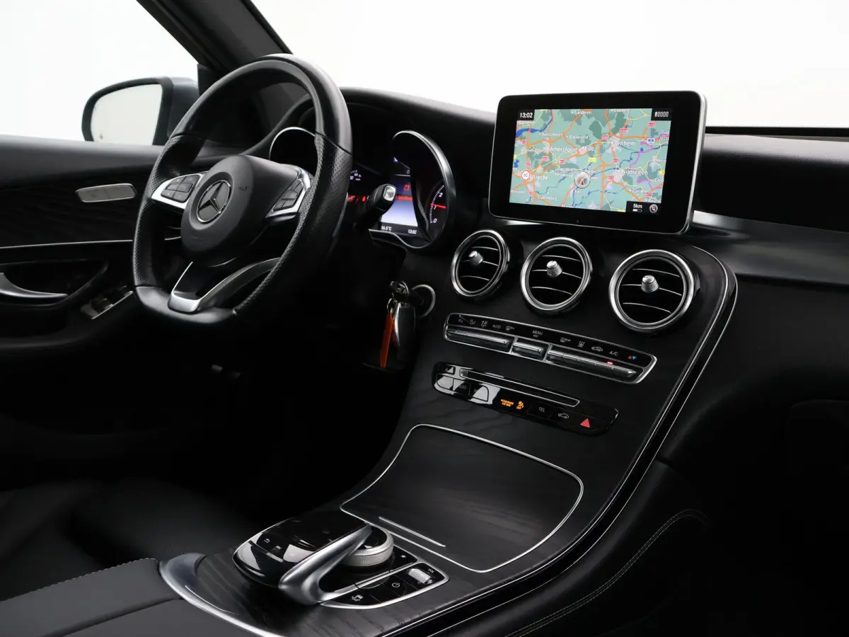 350e PLUG-IN HYBRID 320 PK 4MATIC AMG SPORT + WEGKL. TREKHAAK / PANORAMA / LEDER / CAMERA