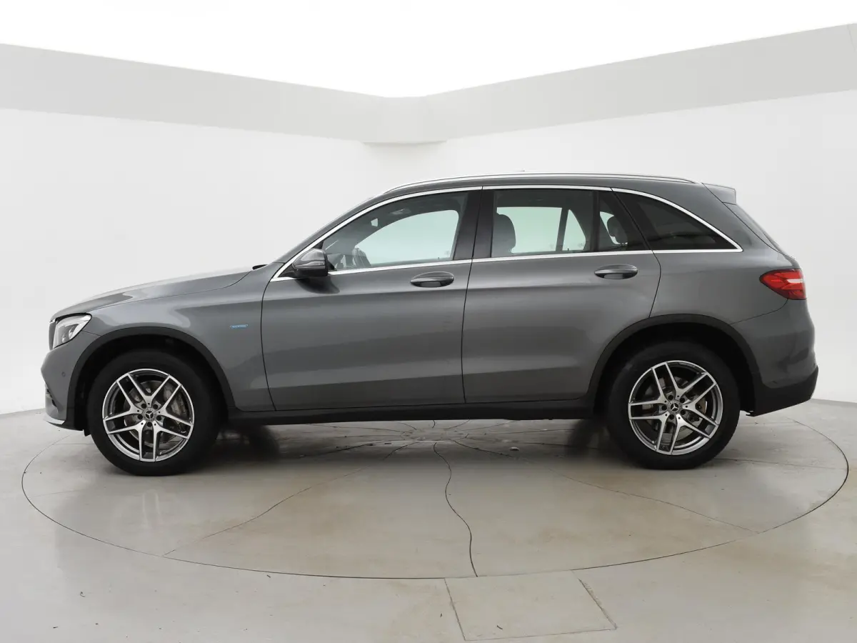 350e PLUG-IN HYBRID 320 PK 4MATIC AMG SPORT + WEGKL. TREKHAAK / PANORAMA / LEDER / CAMERA