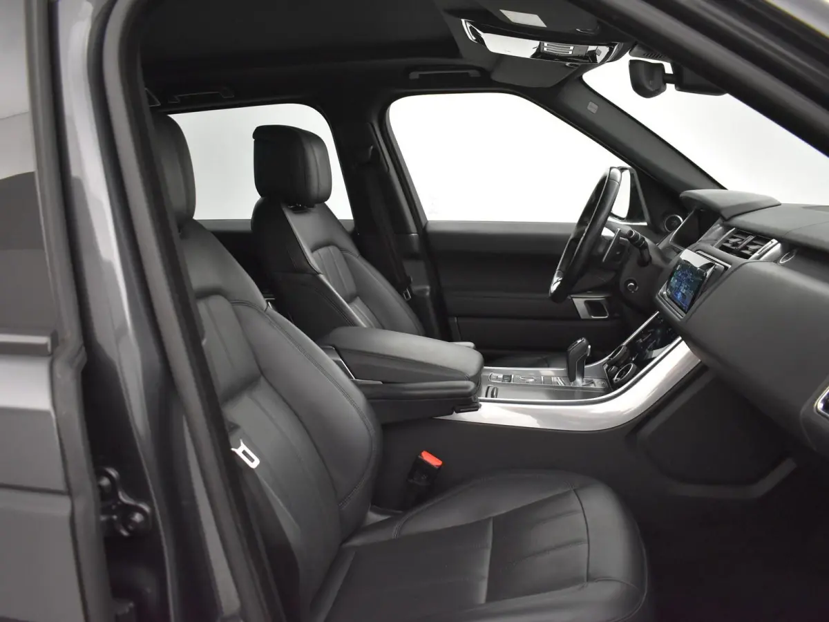 3.0 TDV6 HSE DYNAMIC FACELIFT MODEL + PANORAMA / 21 INCH / APPLE CARPLAY