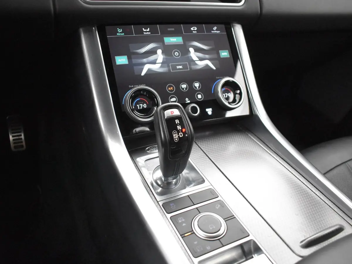 3.0 TDV6 HSE DYNAMIC FACELIFT MODEL + PANORAMA / 21 INCH / APPLE CARPLAY
