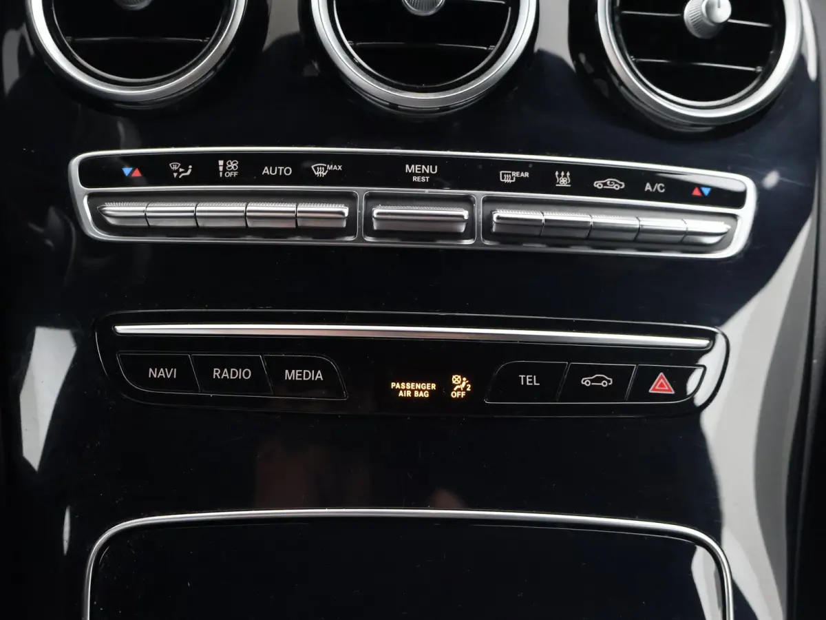 300e PHEV 320 PK AMG SPORT + CAMERA | DISTRONIC | APPLE CARPLAY | LEDER | STOELVERWARMING