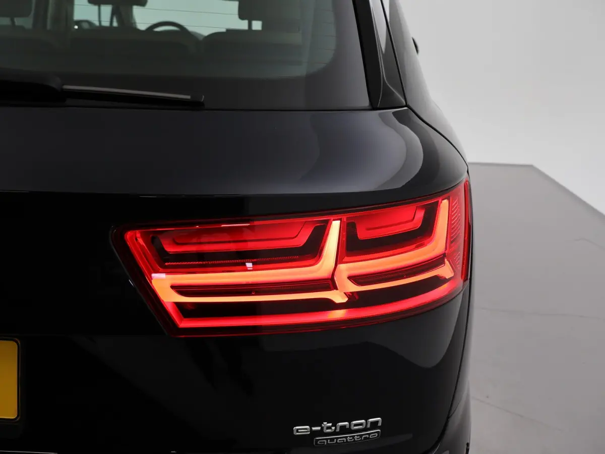 3.0 TDI V6 E-TRON 374 PK HYBRID + LUCHTVERING | 21 INCH LMV | VIRTUAL COCKPIT | BOSE | CAMERA