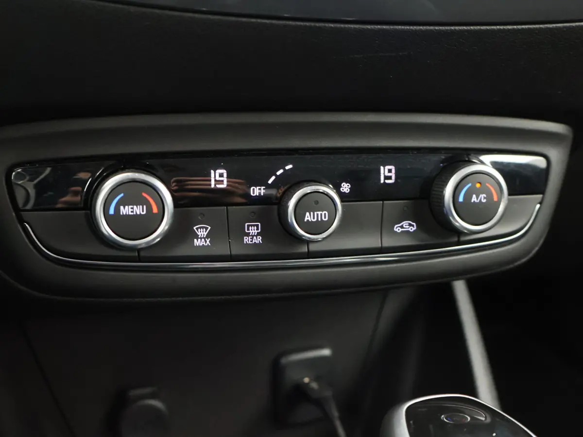 1.2 TURBO 130 PK AUT. *25.177 KM* INNOVATION ORIG. NL 1e EIGENAAR