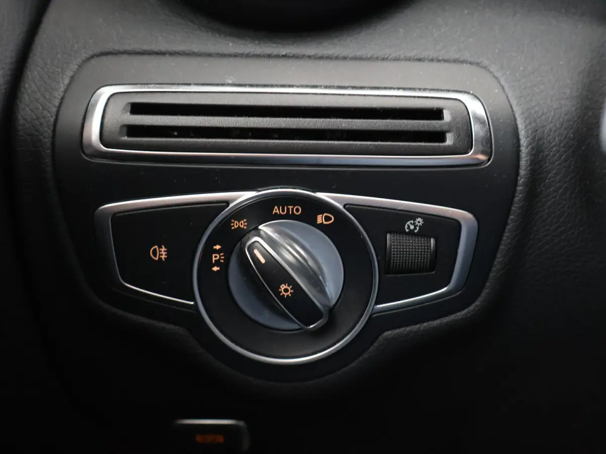 180 156 PK AUT. AMG SPORT + CAMERA | LEDER | LED | 18 INCH