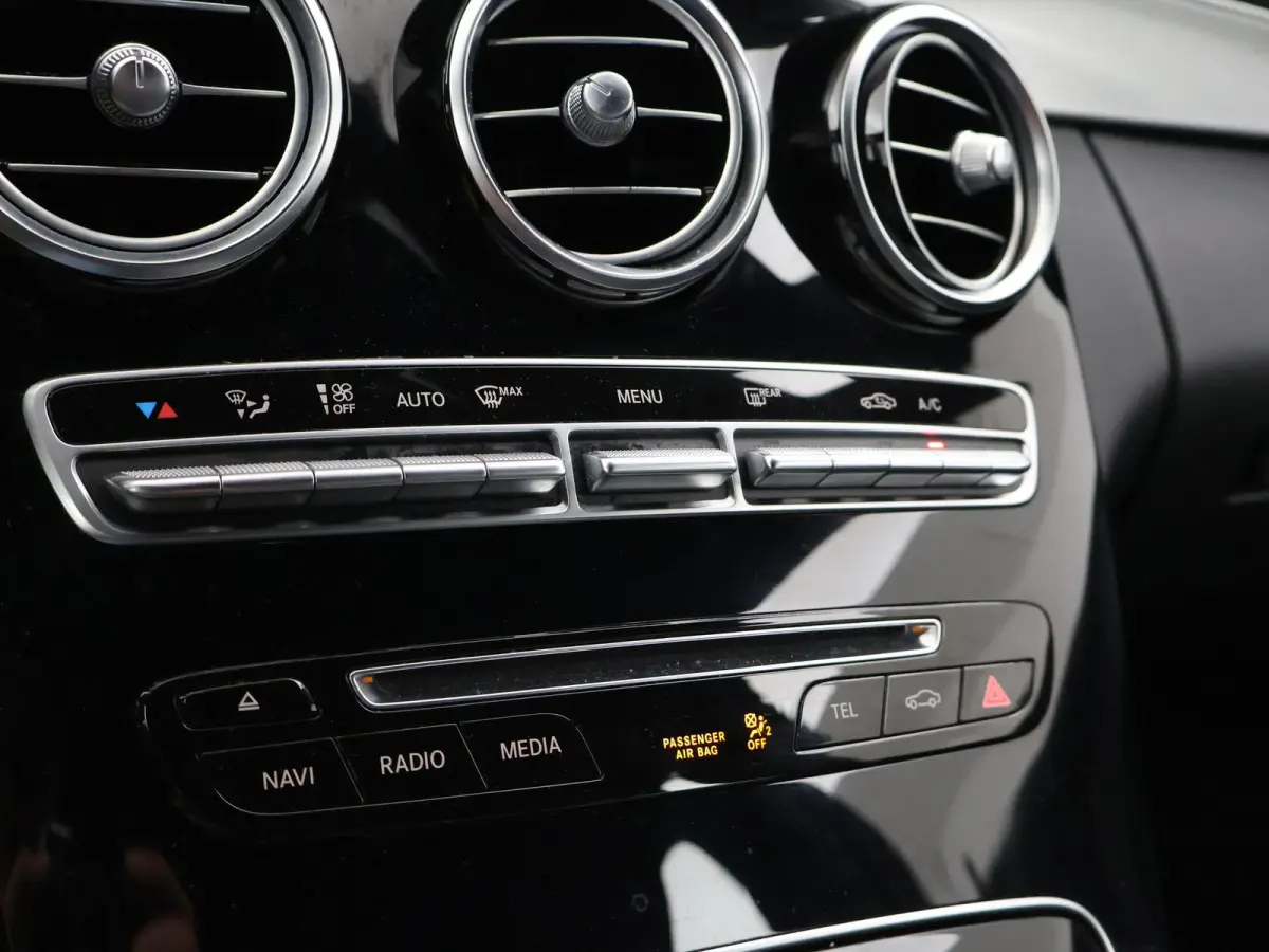 180 156 PK AUT. AMG SPORT + CAMERA | LEDER | LED | 18 INCH