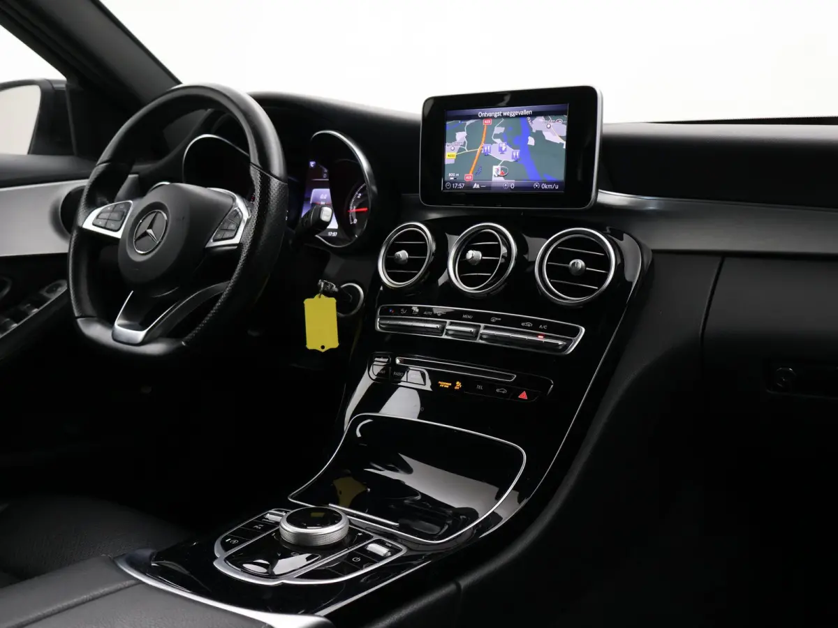 180 156 PK AUT. AMG SPORT + CAMERA | LEDER | LED | 18 INCH