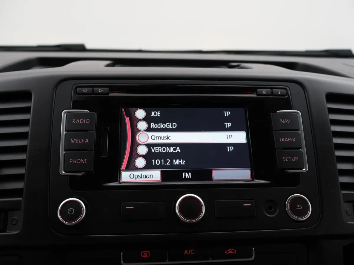 2.0 TDI 140 PK DSG AUT. L2H1 8-PERS. *72.965 KM* + TREKHAAK | COMFORTSTOELEN | NAVIGATIE