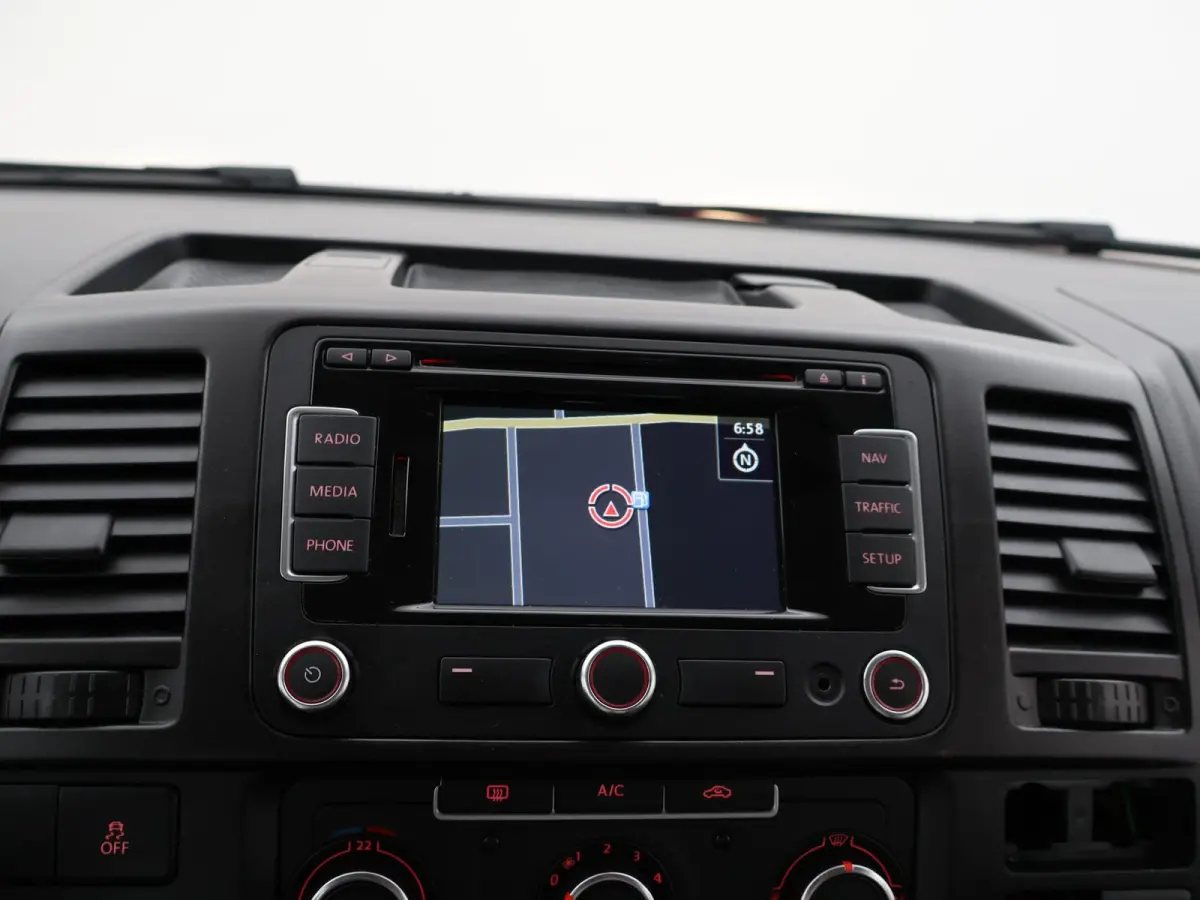 2.0 TDI 140 PK DSG AUT. L2H1 8-PERS. *72.965 KM* + TREKHAAK | COMFORTSTOELEN | NAVIGATIE
