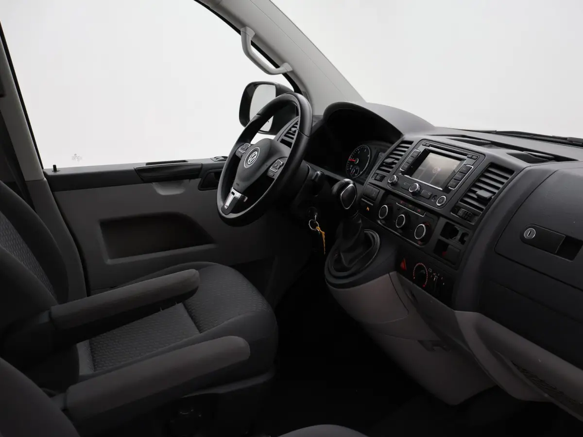 2.0 TDI 140 PK DSG AUT. L2H1 8-PERS. *72.965 KM* + TREKHAAK | COMFORTSTOELEN | NAVIGATIE