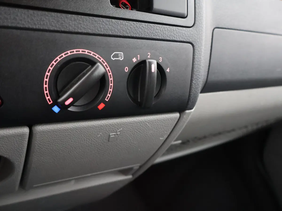 2.0 TDI 140 PK DSG AUT. L2H1 8-PERS. *72.965 KM* + TREKHAAK | COMFORTSTOELEN | NAVIGATIE