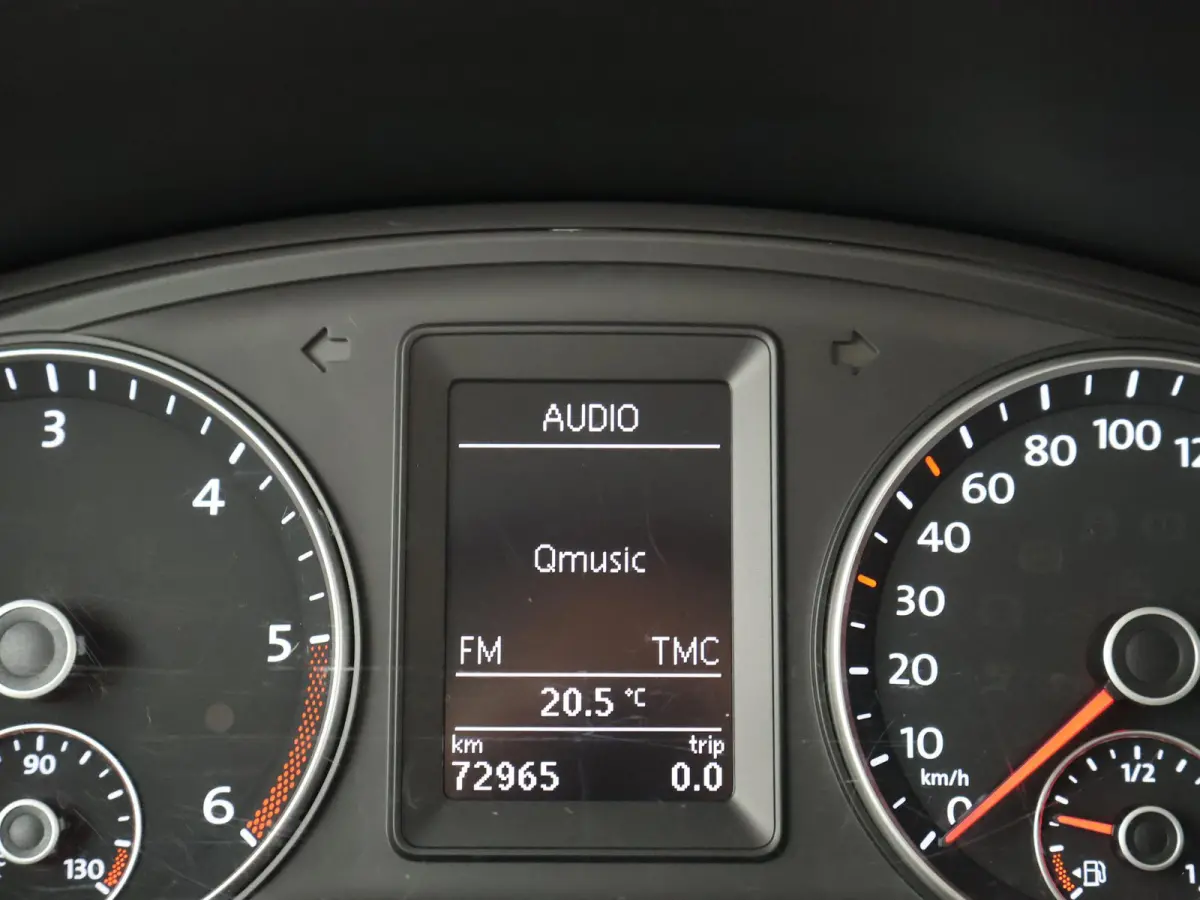 2.0 TDI 140 PK DSG AUT. L2H1 8-PERS. *72.965 KM* + TREKHAAK | COMFORTSTOELEN | NAVIGATIE