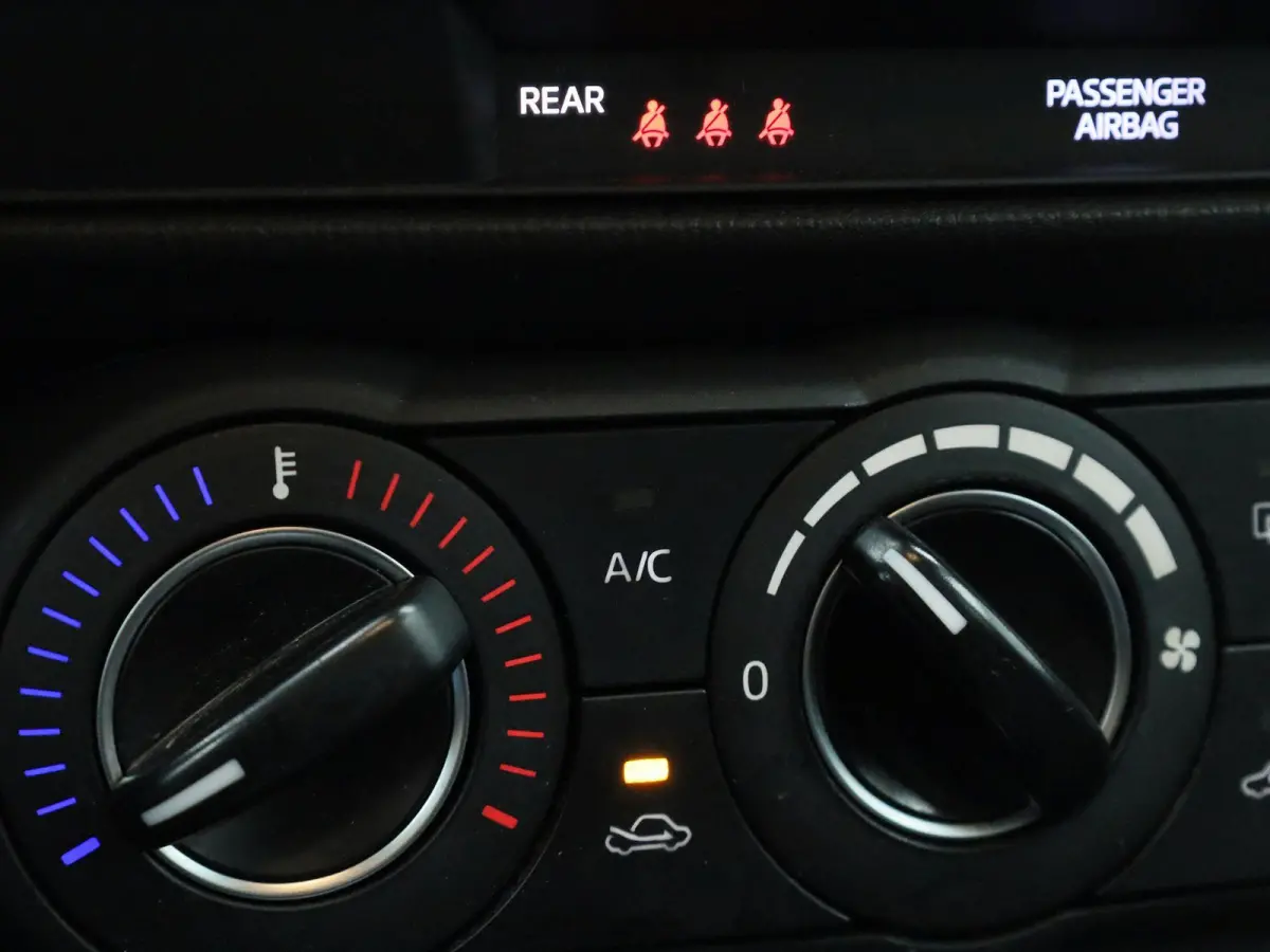 1.5 Skyactiv-G Comfort | Automaat | Airco | Lichtmetalen Velgen | Privacy Glass | Bluetooth Telefonie |