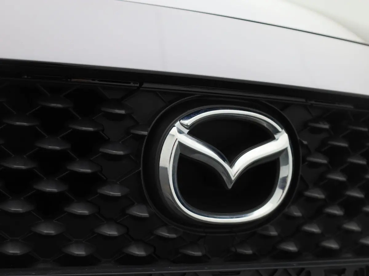1.5 Skyactiv-G Comfort | Automaat | Airco | Lichtmetalen Velgen | Privacy Glass | Bluetooth Telefonie |
