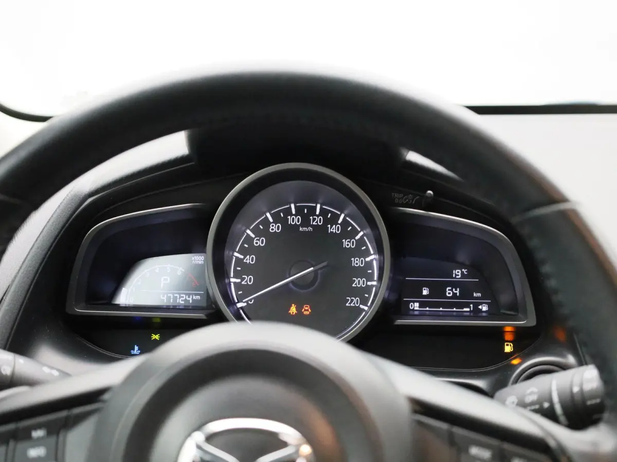 1.5 Skyactiv-G Comfort | Automaat | Airco | Lichtmetalen Velgen | Privacy Glass | Bluetooth Telefonie |