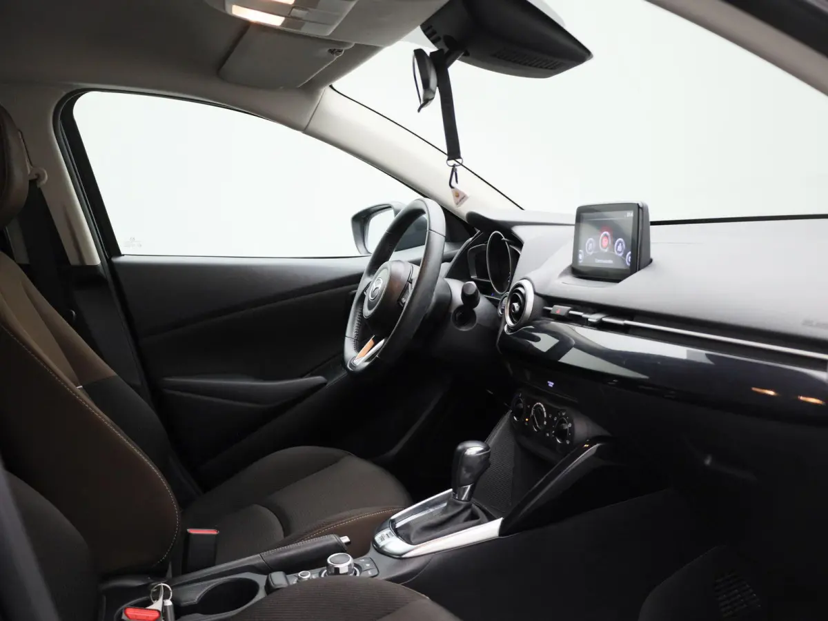1.5 Skyactiv-G Comfort | Automaat | Airco | Lichtmetalen Velgen | Privacy Glass | Bluetooth Telefonie |
