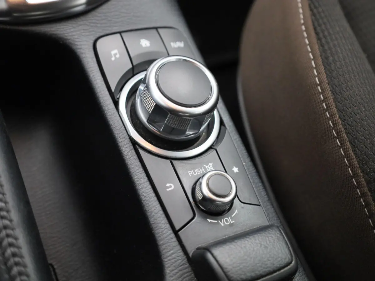 1.5 Skyactiv-G Comfort | Automaat | Airco | Lichtmetalen Velgen | Privacy Glass | Bluetooth Telefonie |
