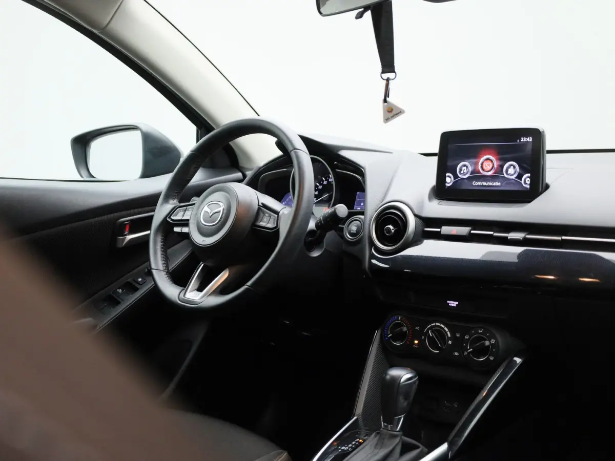 1.5 Skyactiv-G Comfort | Automaat | Airco | Lichtmetalen Velgen | Privacy Glass | Bluetooth Telefonie |