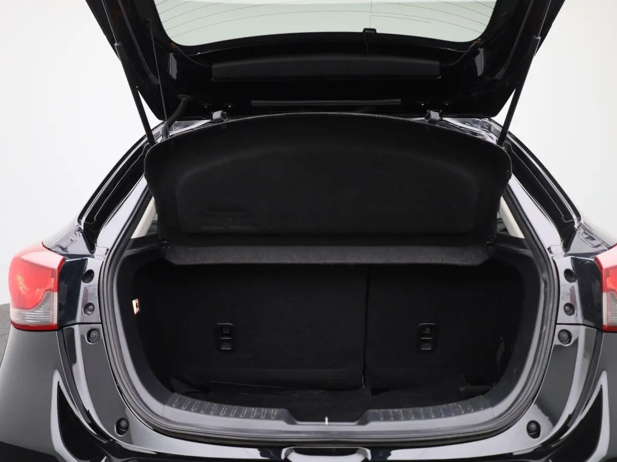 1.5 Skyactiv-G Comfort | Automaat | Airco | Lichtmetalen Velgen | Privacy Glass | Bluetooth Telefonie |