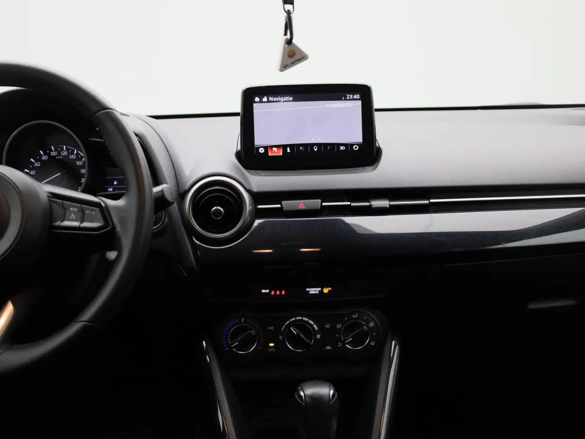 1.5 Skyactiv-G Comfort | Automaat | Airco | Lichtmetalen Velgen | Privacy Glass | Bluetooth Telefonie |