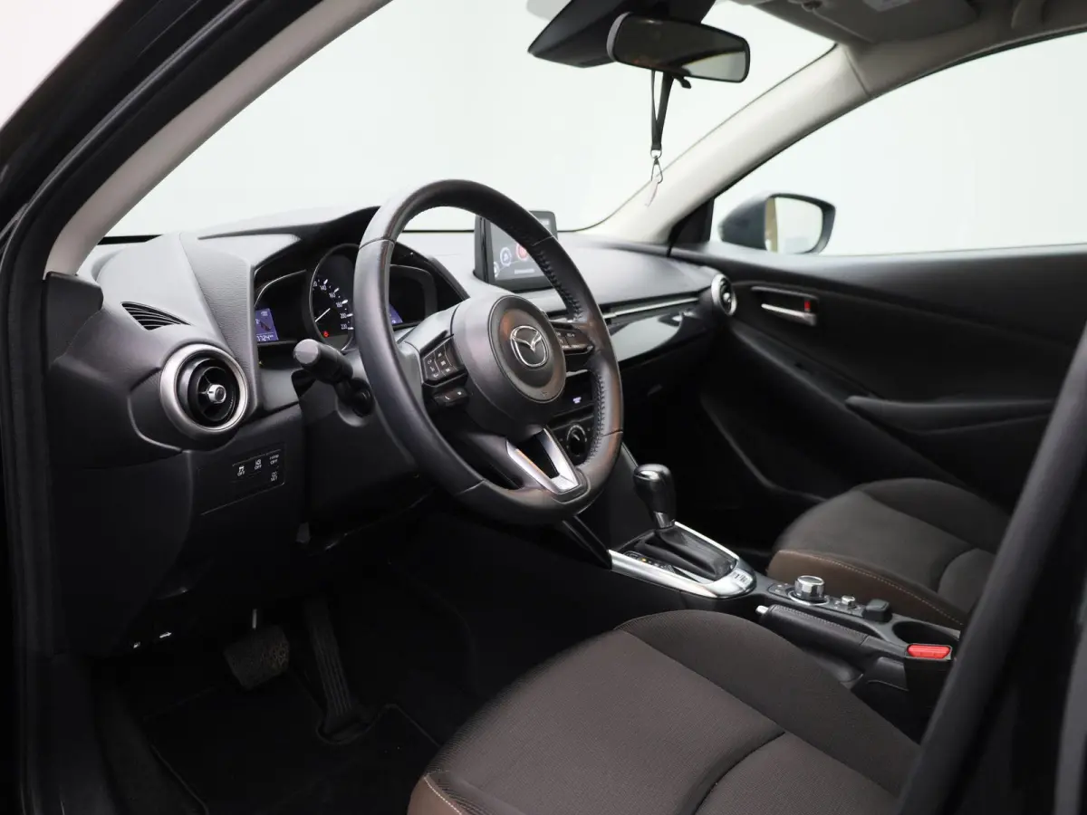 1.5 Skyactiv-G Comfort | Automaat | Airco | Lichtmetalen Velgen | Privacy Glass | Bluetooth Telefonie |