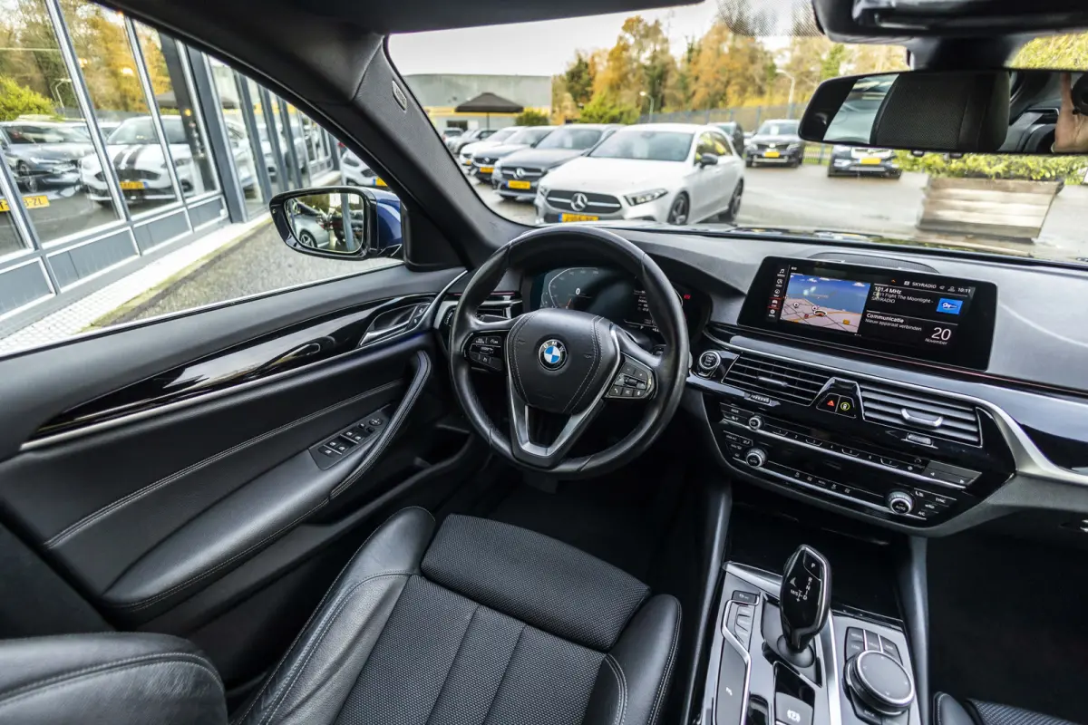 520i Executive Edition