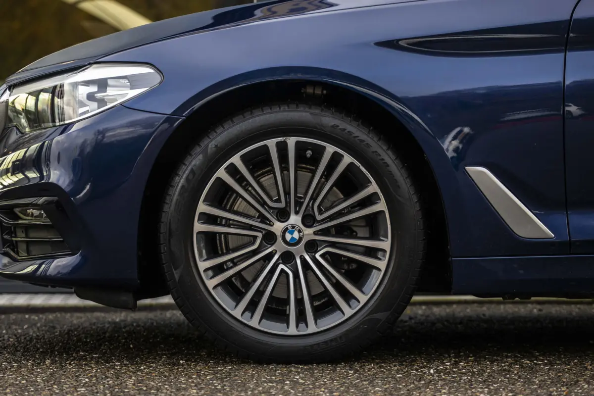 520i Executive Edition