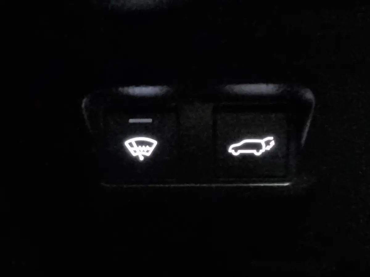 1.8 Hybrid 140 Style Plus / DAB / PDC /NAV