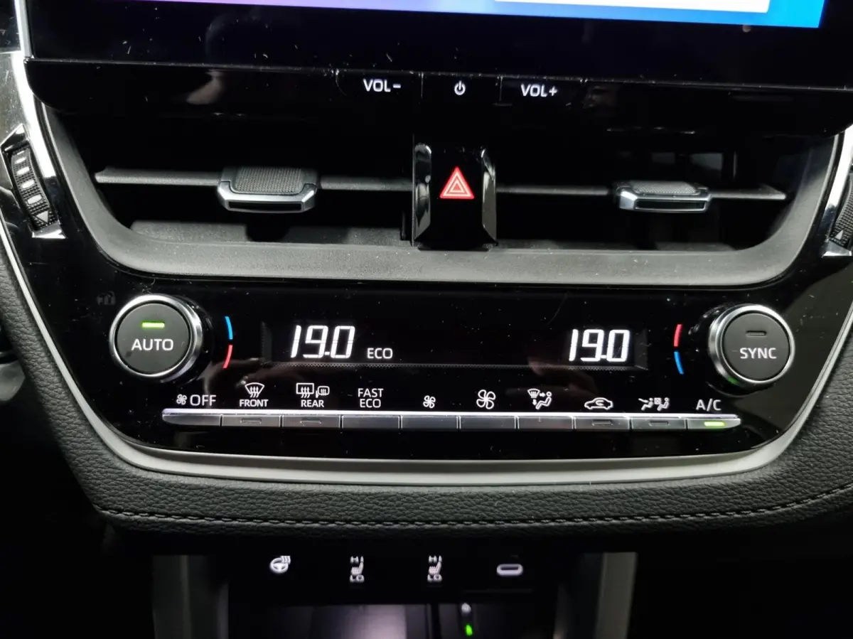 1.8 Hybrid 140 Style Plus / DAB / PDC /NAV