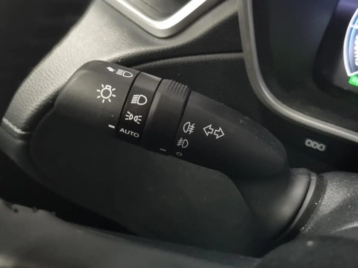 1.8 Hybrid 140 Style Plus / DAB / PDC /NAV
