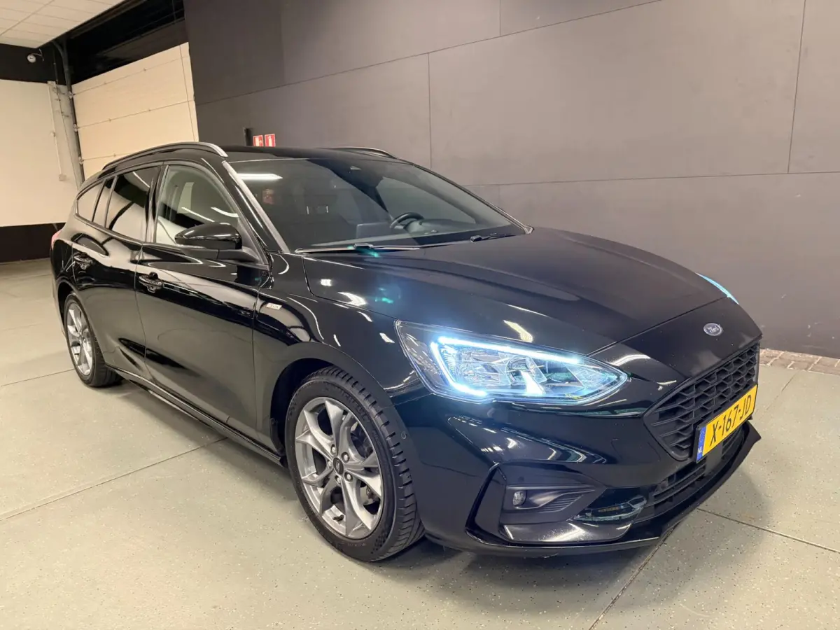 1.0 EcoBoost Hybrid ST Line X Business NAVI/CAM/DAB/CARPLAY/ECC/PDC/CRUISE///