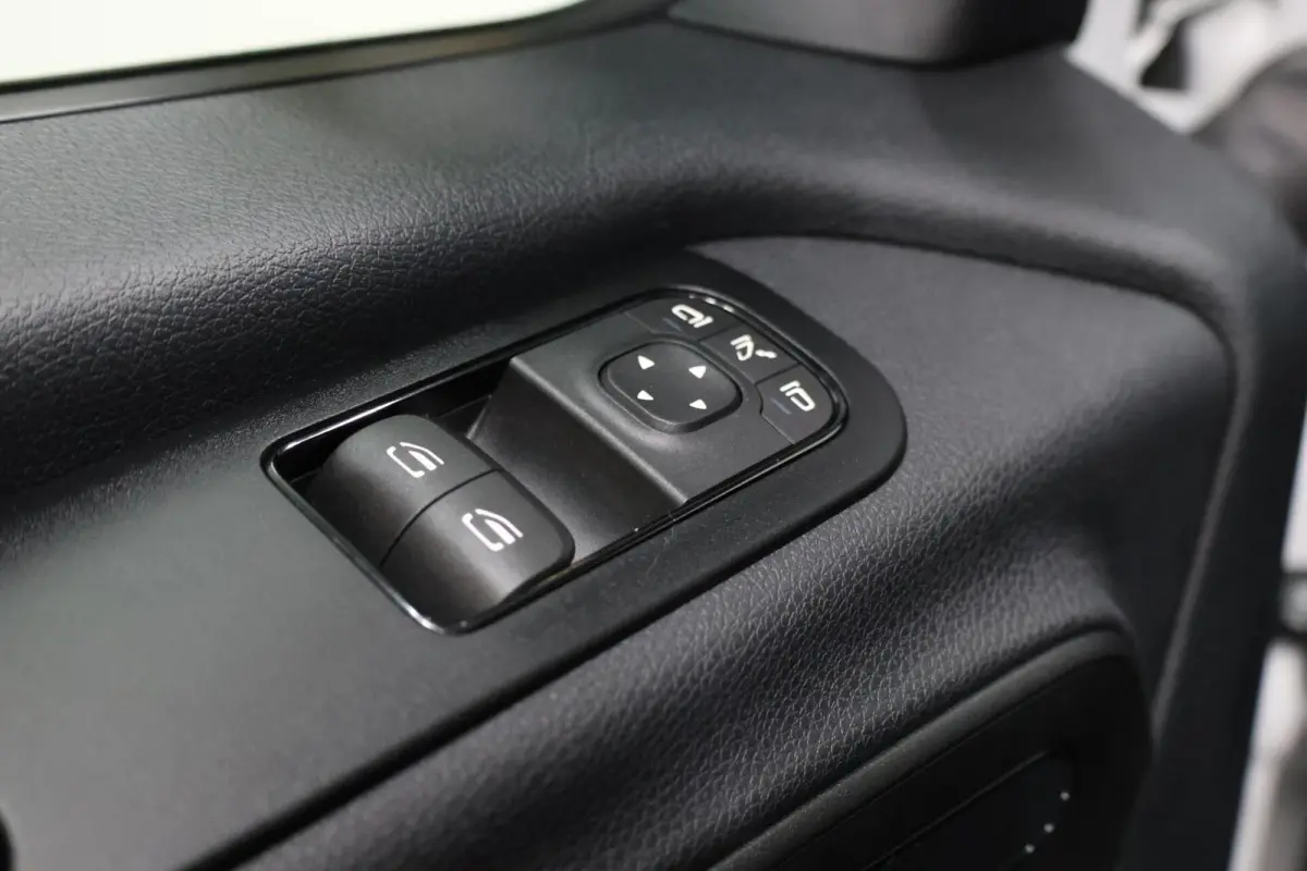 bestel 317 1.9 CDI L2H2 RWD