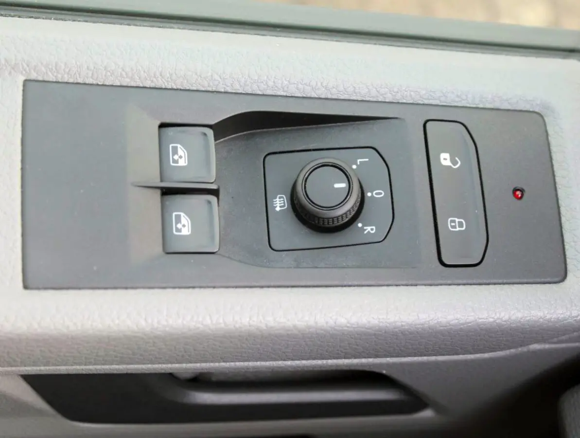 T6.1 2.0 TDI L2H1 30 Pick-up / Open Laadbak