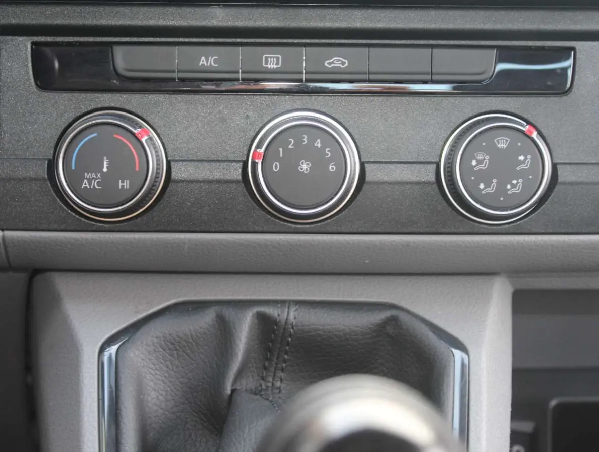 T6.1 2.0 TDI L2H1 30 Pick-up / Open Laadbak