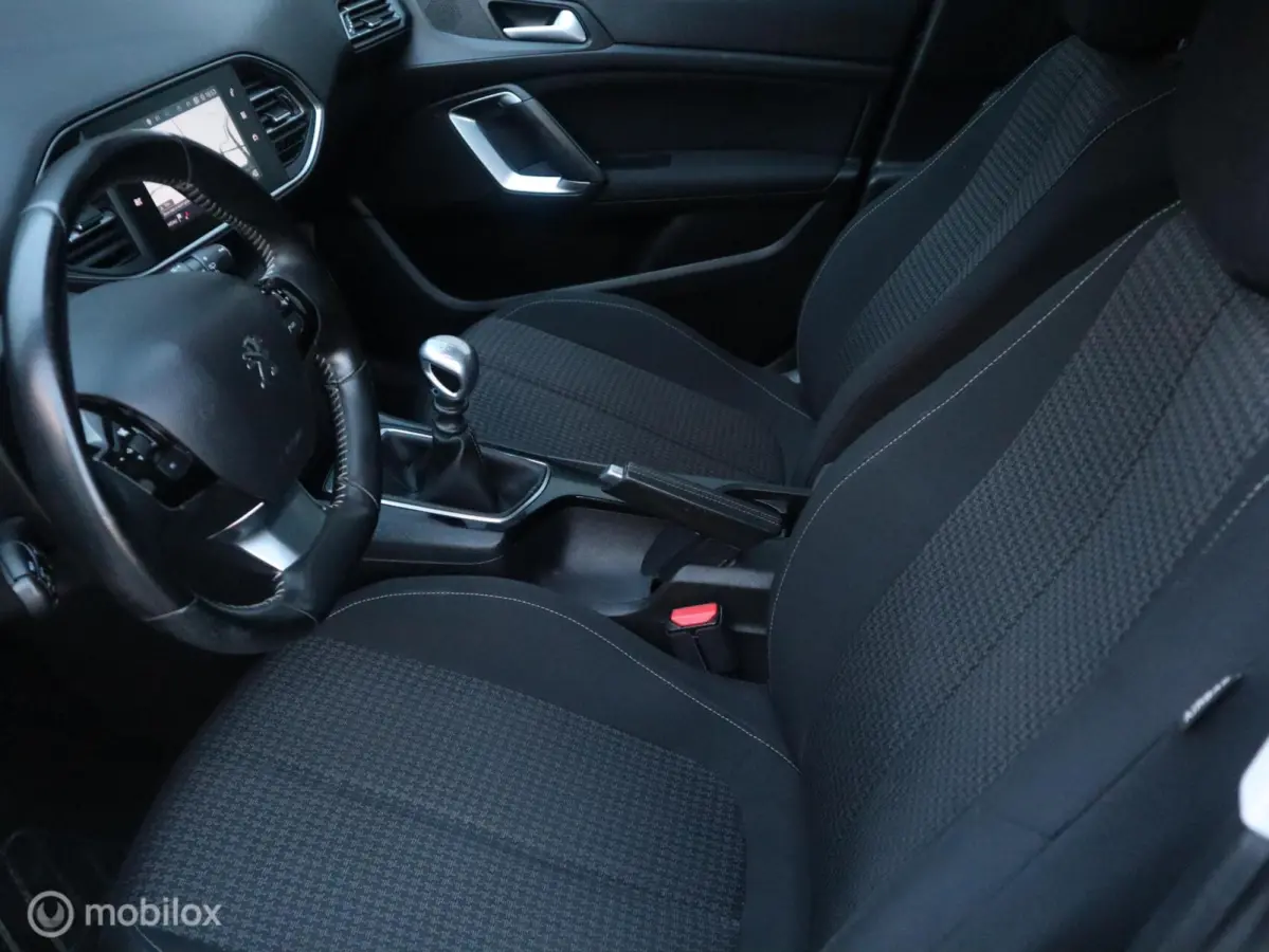 1.2 PT 110 PK H6 Exe Nieuwe D-Riem|Trekhaak|Navi|Panodak|Carplay|PDC V+A|DonkerGlas|16"LMV
