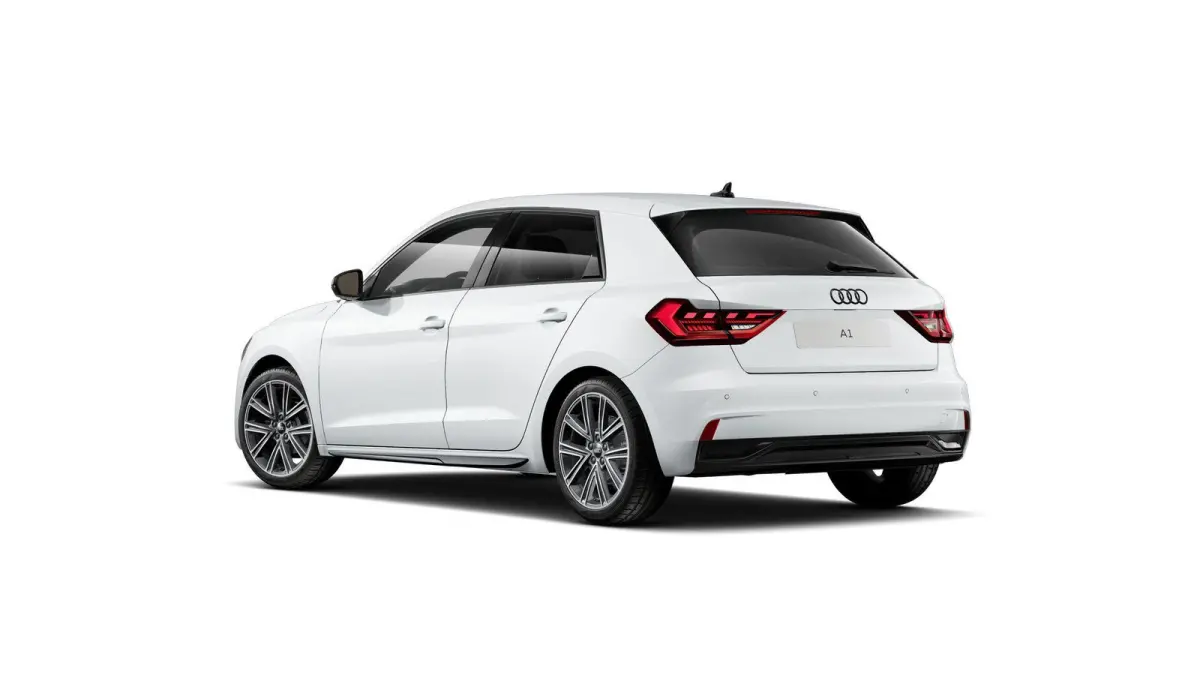 25 TFSI Advanced edition 95 PK | Demo | Cruise control l Airco l Parkeersensoren l Licht- en regensensor l Apple Carplay / Android Auto l Privacy glas l Optiekpakket zwart plus l Bluetooth