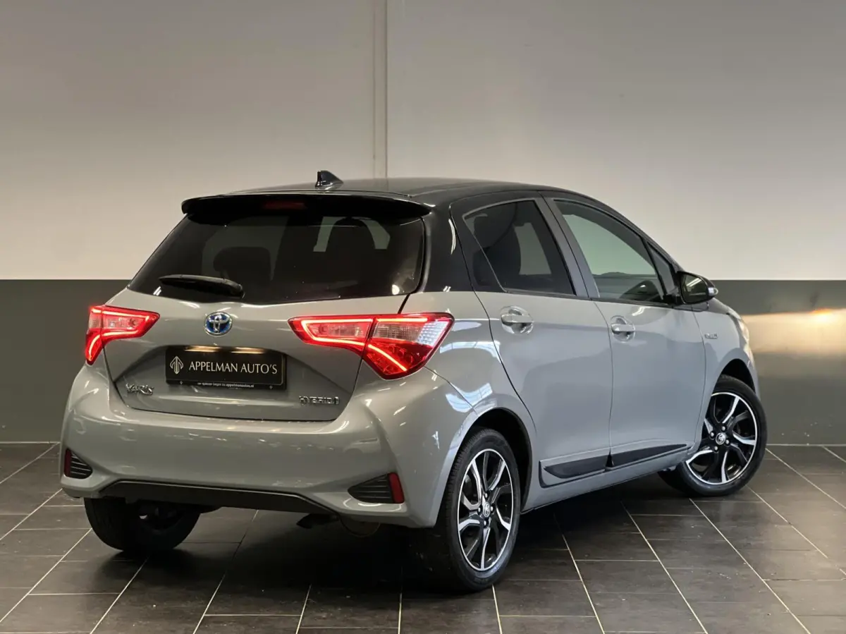 1.5 Hybrid Premium | Cruise Contr | Stoelverwarming | Camera |