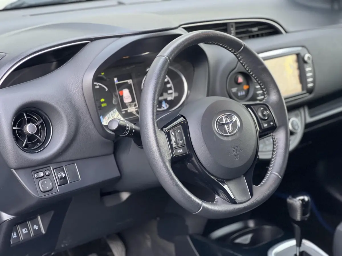 1.5 Hybrid Premium | Cruise Contr | Stoelverwarming | Camera |