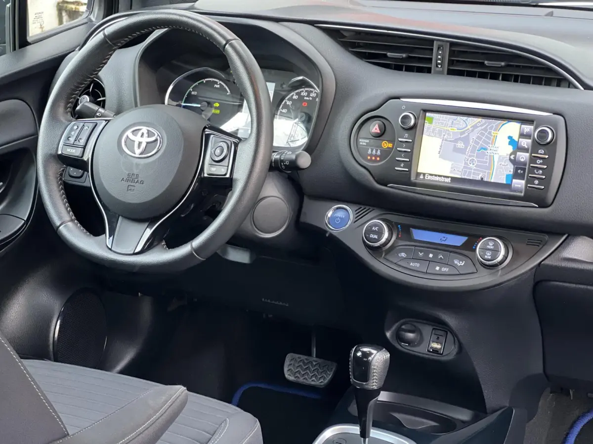 1.5 Hybrid Premium | Cruise Contr | Stoelverwarming | Camera |