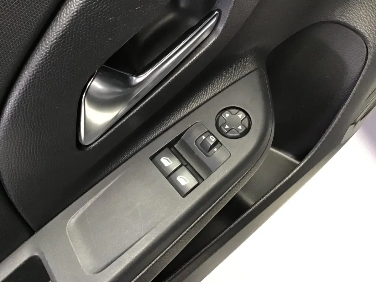 1.2 Edition I Stoelen/Stuur verwarming I Carplay I 2 Jaar APK I Cruise control I Airco I New Distributieset / KB