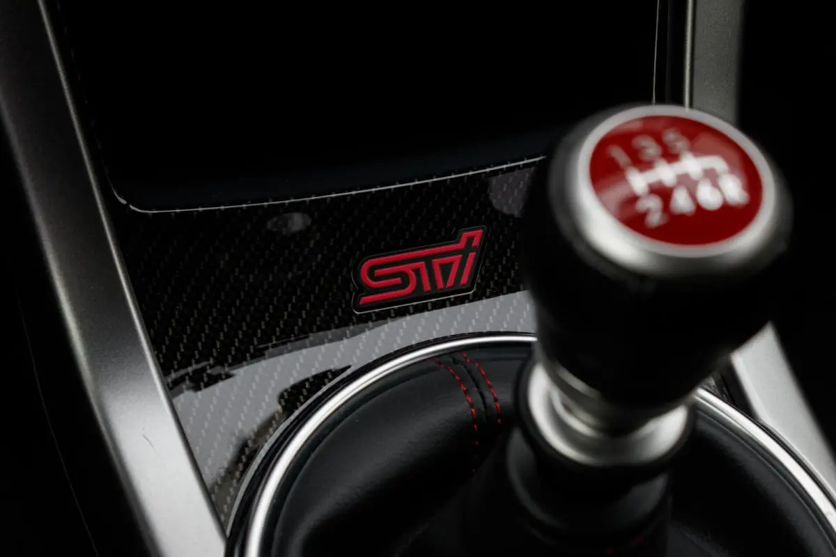 STI 2.5T 300PK Sport | 5750 KM! |