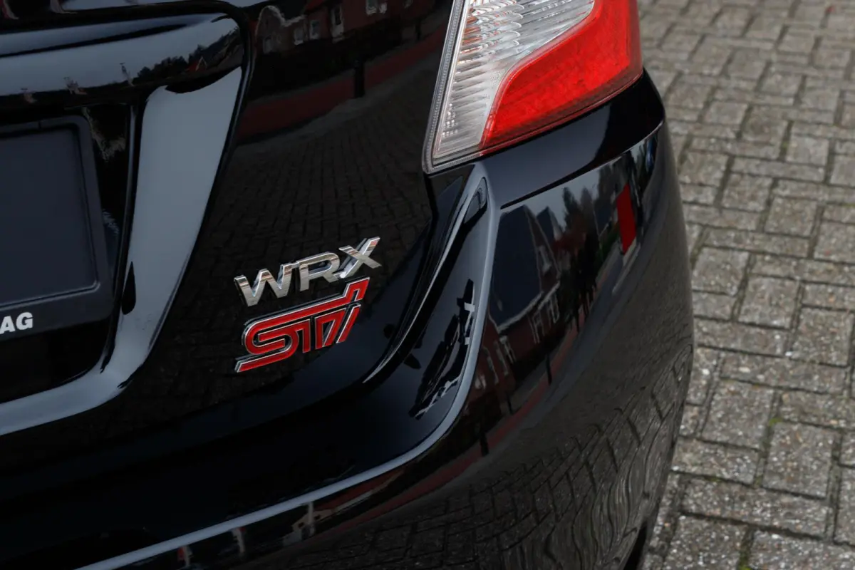 STI 2.5T 300PK Sport | 5750 KM! |