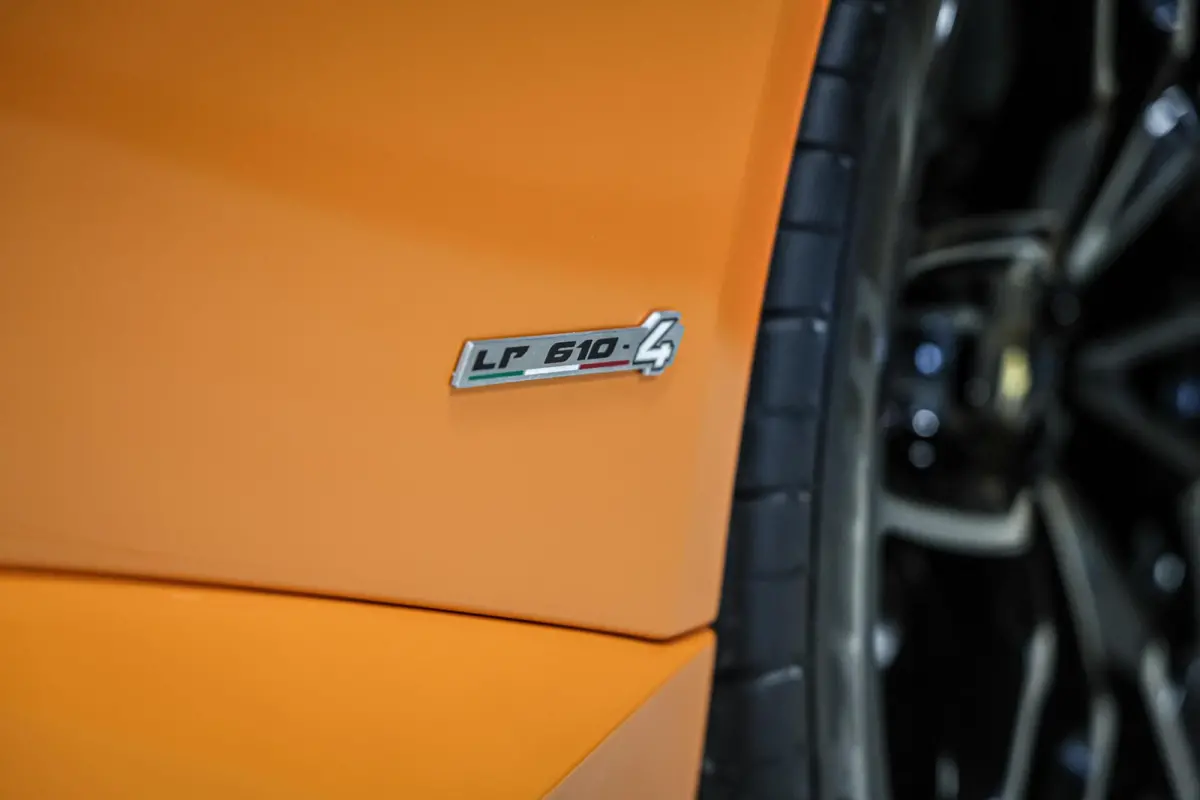 5.2 V10 LP610-4|Lift|Keramisch|Alcantara