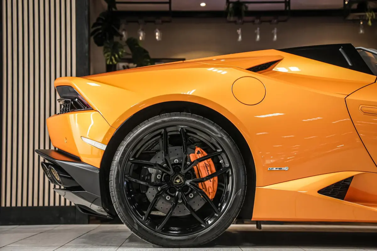 5.2 V10 LP610-4|Lift|Keramisch|Alcantara