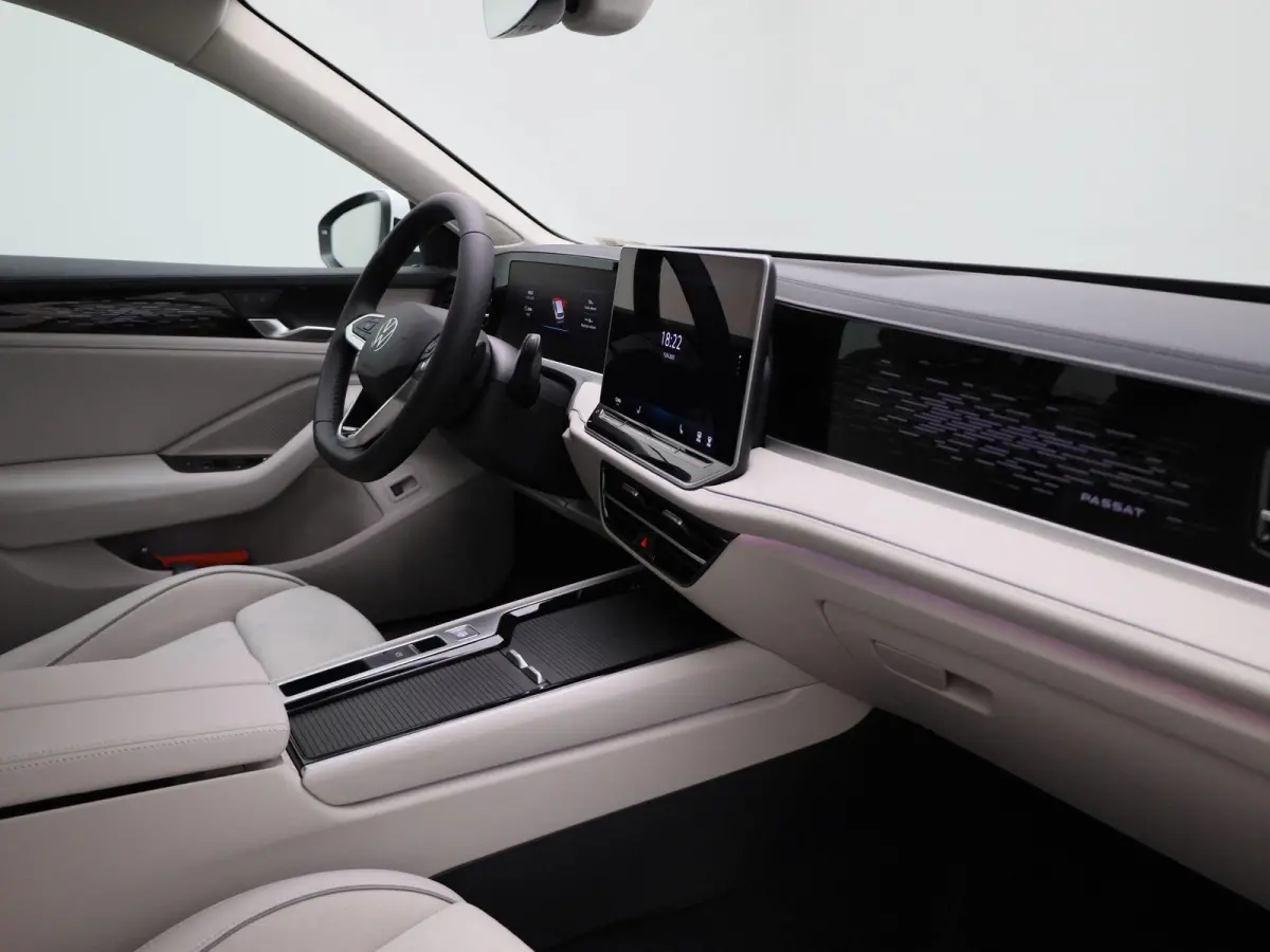 1.5 eTSI Elegance Business | Direct leverbaar | LED Matrix koplampen | Achterklep elektrisch te openen | Keyless Access | Stoelverwarming | Stuurwielverwarming | Voorstoelen Ergo-Active