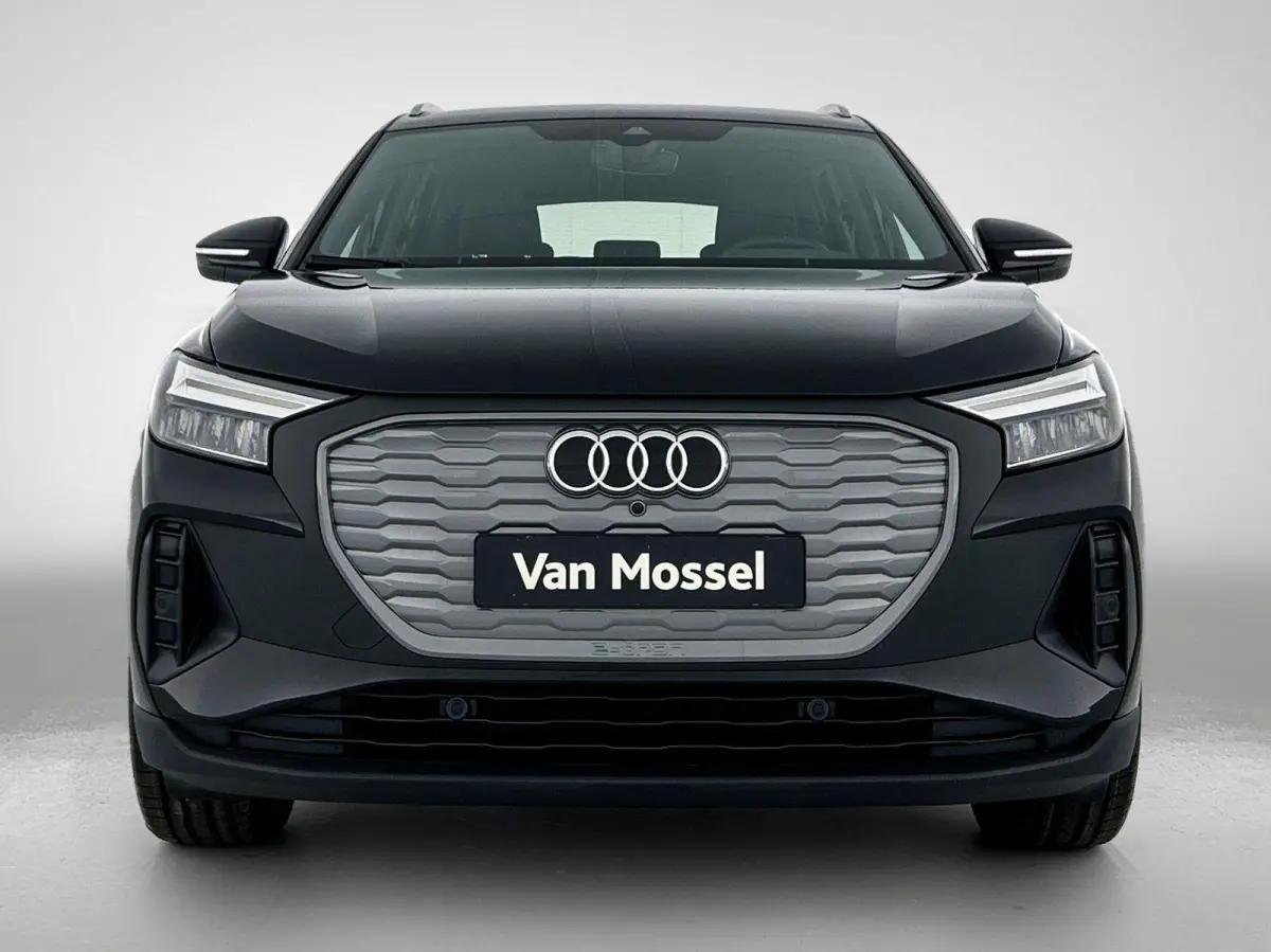 40 Edition 77 kWh 204 PK | Audi soundsystem | 21 inch velgen | Elektrische trekhaak | Edition | Apple CarPlay | Android Auto | Assistentiepakket plus | Comfortpakket | Mythoszwart metallic |