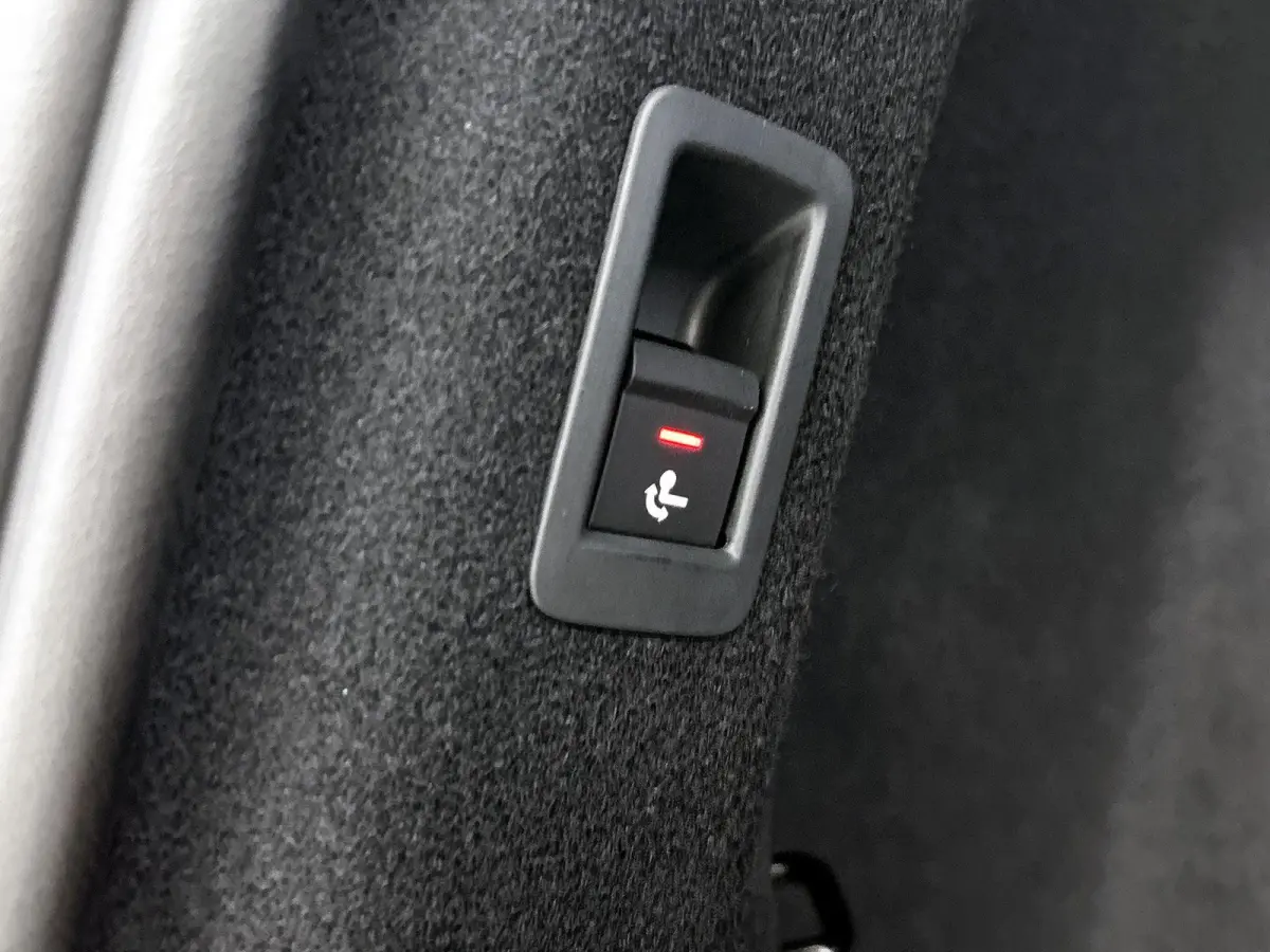 40 Edition 77 kWh 204 PK | Audi soundsystem | 21 inch velgen | Elektrische trekhaak | Edition | Apple CarPlay | Android Auto | Assistentiepakket plus | Comfortpakket | Mythoszwart metallic |