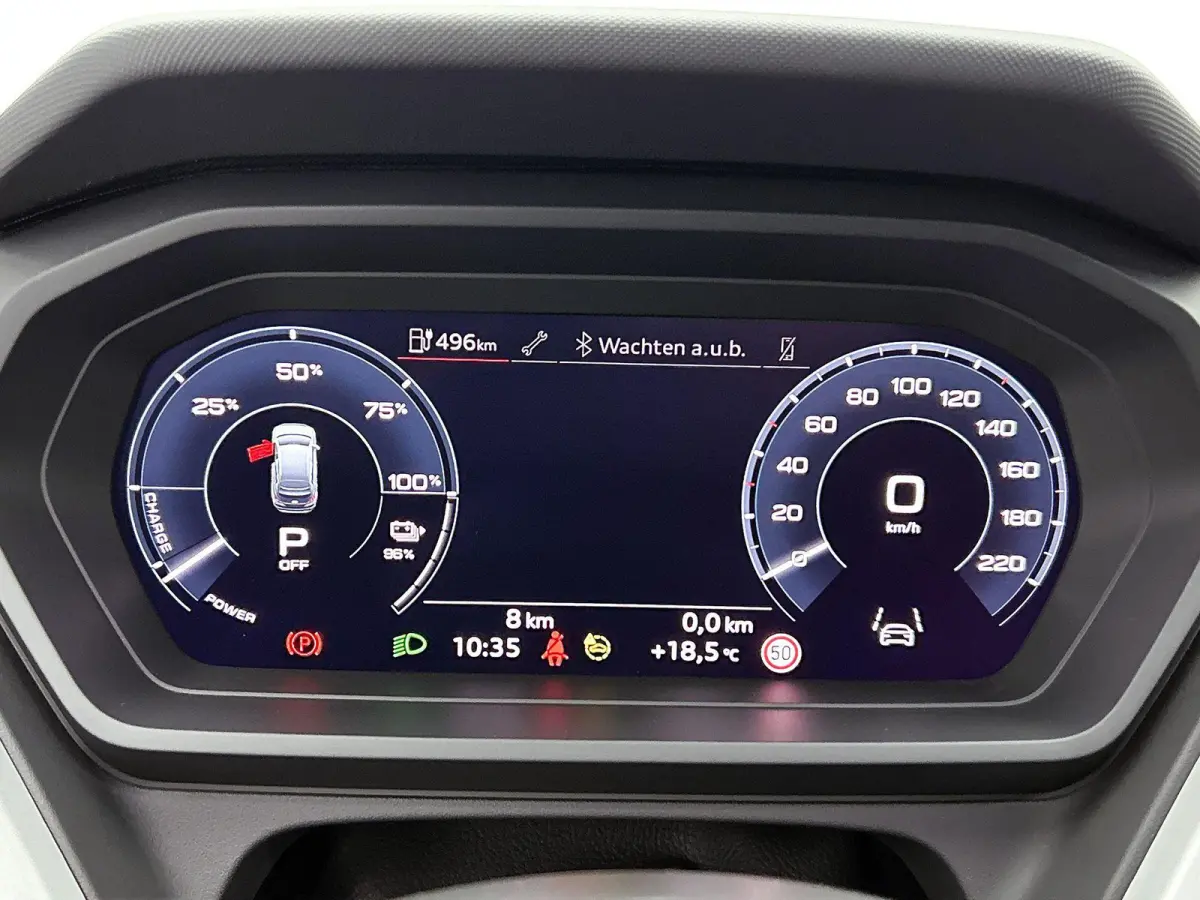 40 Edition 77 kWh 204 PK | Audi soundsystem | 21 inch velgen | Elektrische trekhaak | Edition | Apple CarPlay | Android Auto | Assistentiepakket plus | Comfortpakket | Mythoszwart metallic |