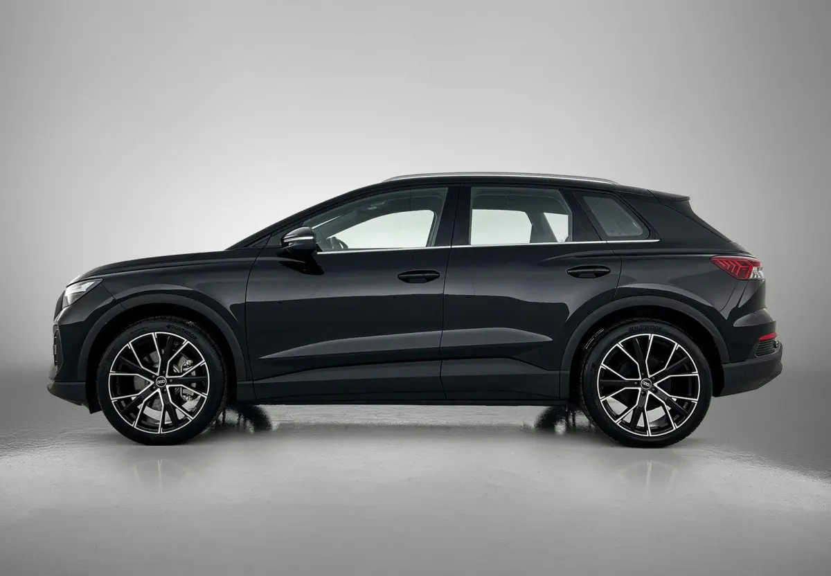 40 Edition 77 kWh 204 PK | Audi soundsystem | 21 inch velgen | Elektrische trekhaak | Edition | Apple CarPlay | Android Auto | Assistentiepakket plus | Comfortpakket | Mythoszwart metallic |