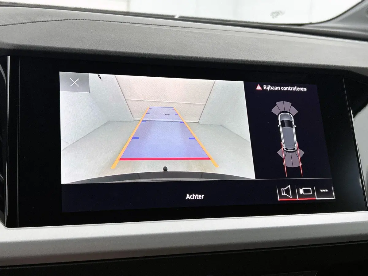 40 Edition 77 kWh 204 PK | Audi soundsystem | 21 inch velgen | Elektrische trekhaak | Edition | Apple CarPlay | Android Auto | Assistentiepakket plus | Comfortpakket | Mythoszwart metallic |