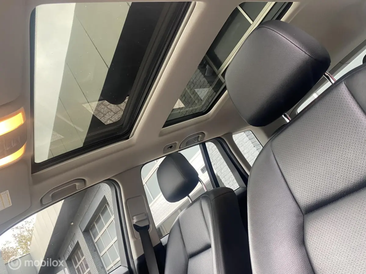 300 AMG 4-Matic CAMERA/NAVI/PANO/PDC